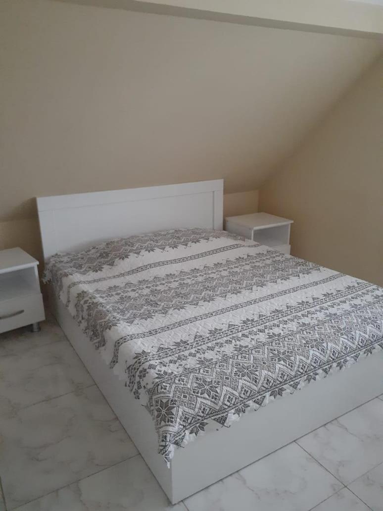 Guest House "Sulo" Kobuleti Exterior photo