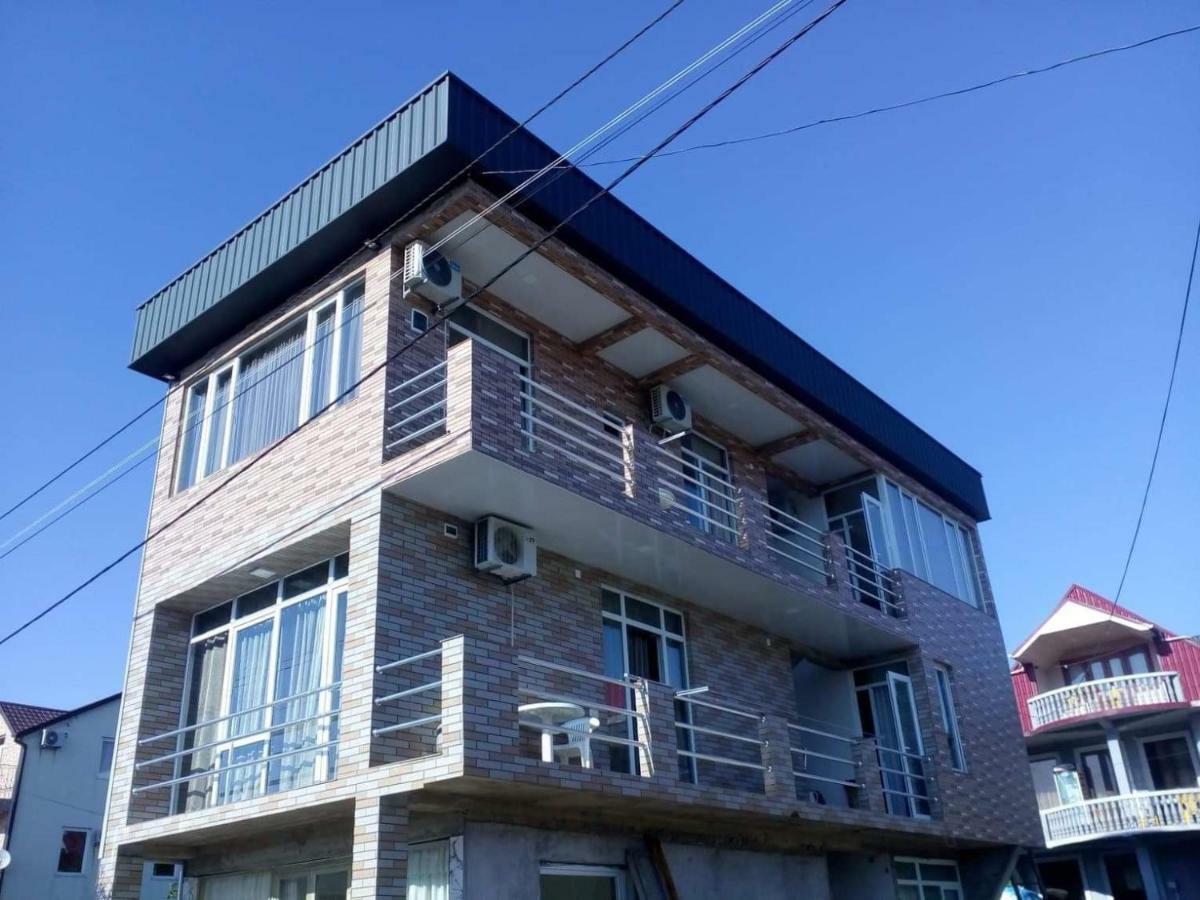 Guest House "Sulo" Kobuleti Exterior photo